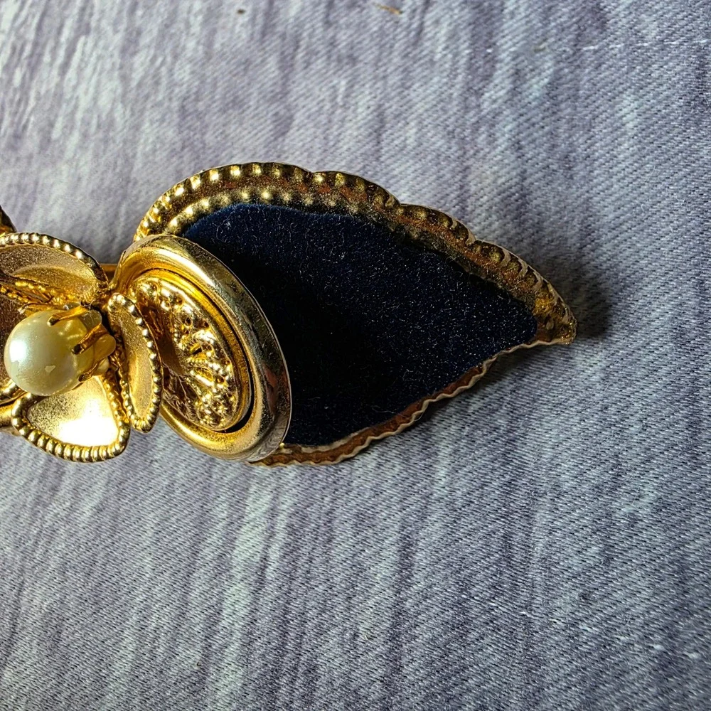 Gold Tone Blue Fabric Leaf‎ Shape Barrette Hair Clip Vintage Accent Accessory